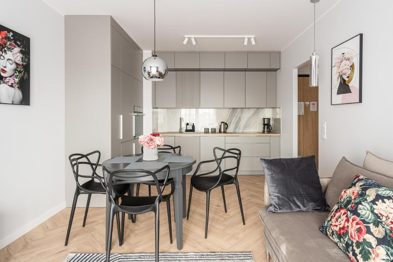 Rentplanet - Nowa Manufaktura Lägenhet Wrocław Exteriör bild